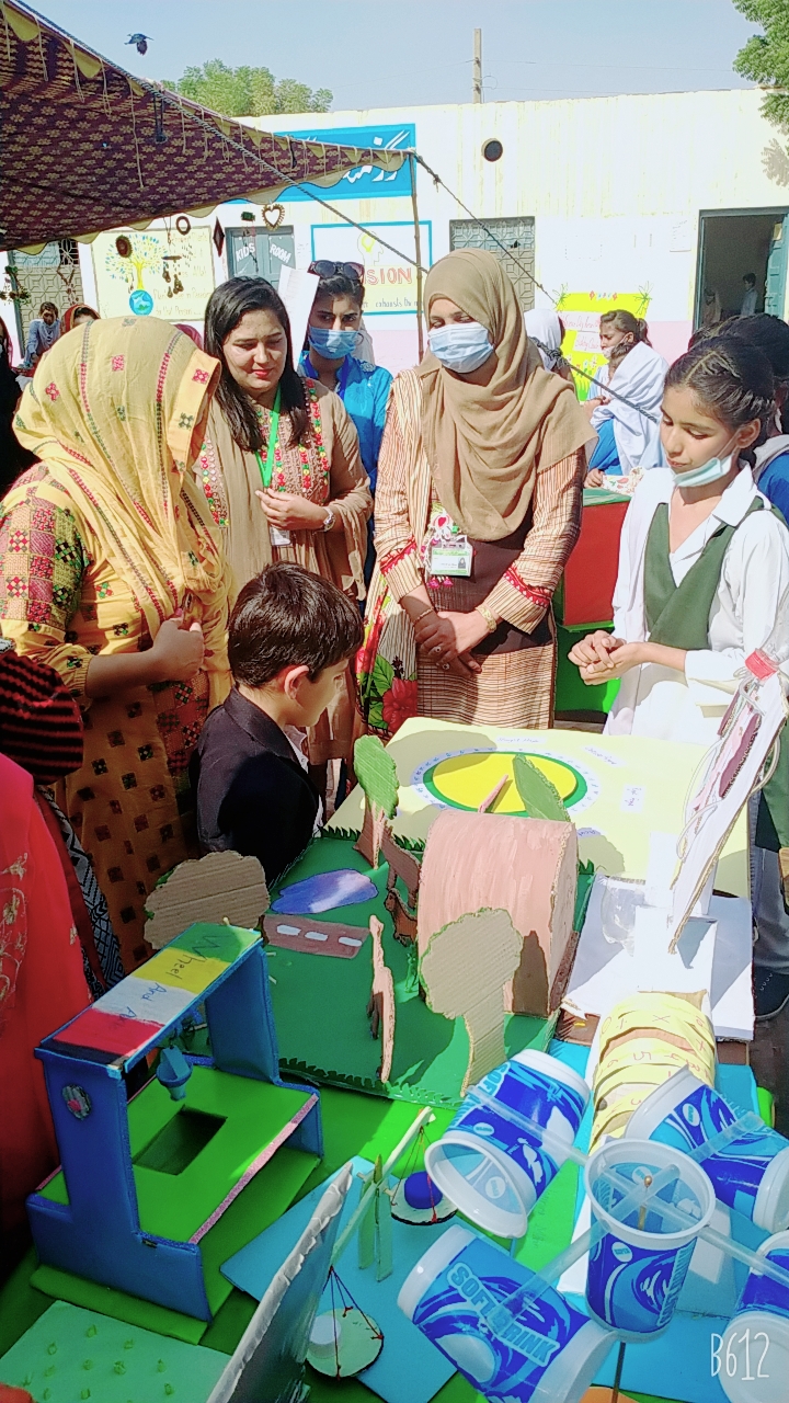 عالمی یوم سائنس کے موقع پر گورنمنٹ گرلز ہائی سکول چک نمبر 109/ 1 ایل، خان پور، ضلع رحیم یار خان خصوصی تقریب کا انعقاد کیا گیا جس کے مہمانان خصوصی ڈاکٹر شمسہ کنول اور ڈاکٹر فرخ منصور جنجوعہ تھے